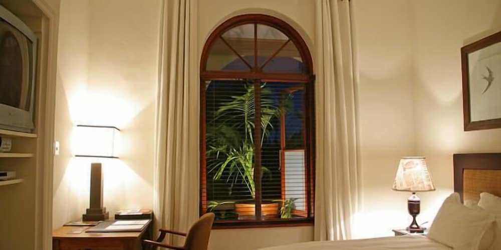 Фото The Royal Hotel