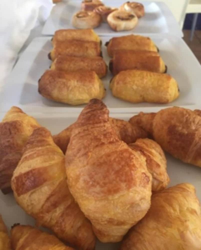 Фото Hotel Patilla Ciudad de Requena