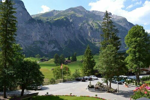 Гостиница Waldhotel Doldenhorn в Кандерштеге