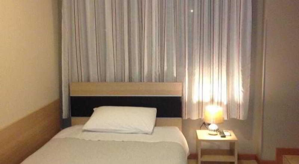 Фото Center Rooms Oresti