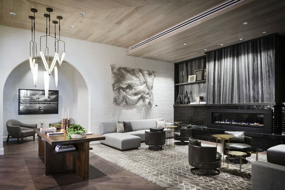 Фото Halcyon - a hotel in Cherry Creek