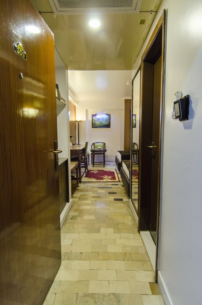 Фото Отель One Karachi