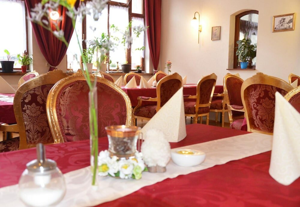 Фото Hotel Restaurant Zur Hallenburg