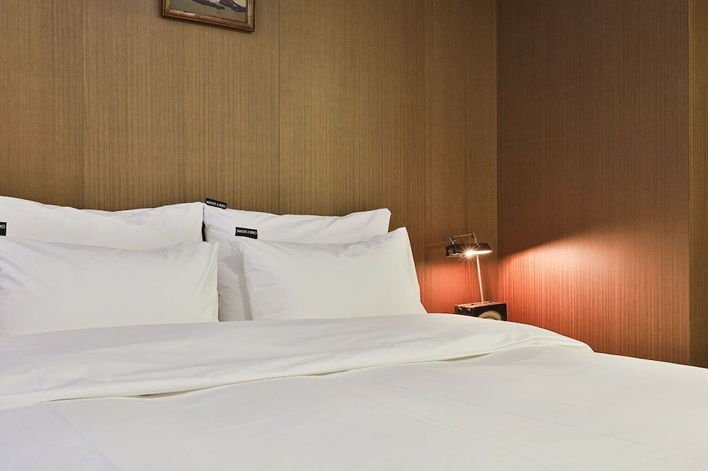 Фото Jongno Makers X Pretty Hotel