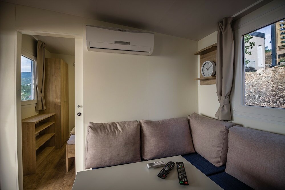 Фото Mediteran kamp Mobile Homes in Camping Klenovica