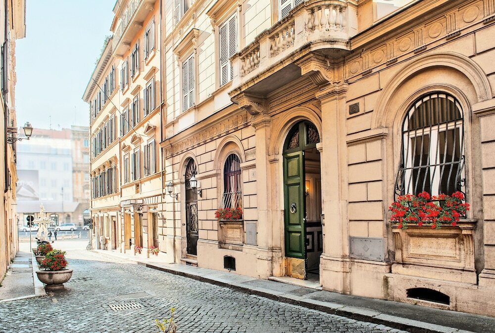 Фото отеля 1