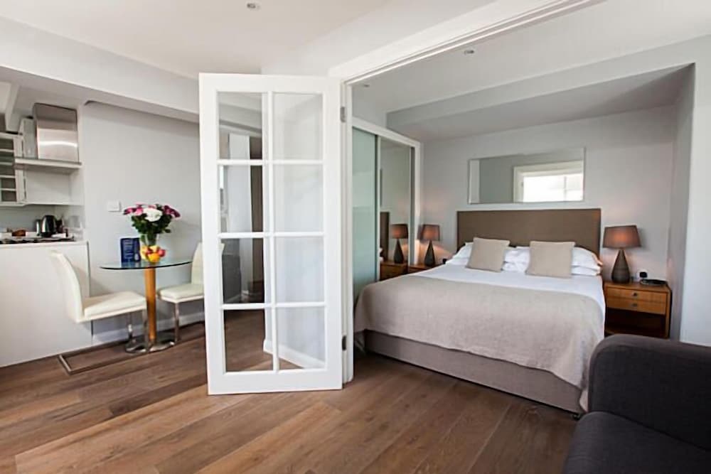 Фото Nell Gwynn House Apartments