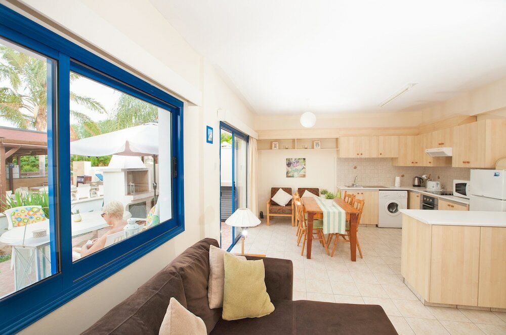 Фото Flouressia Gardens