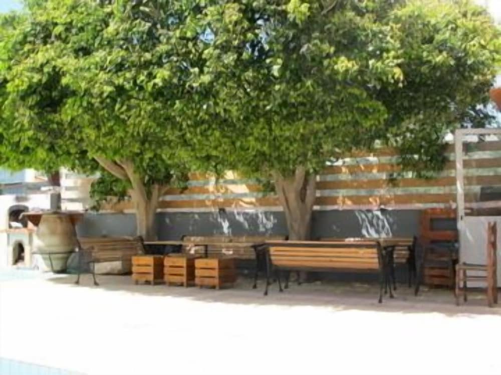 Фото Albatross Studios & Apartments