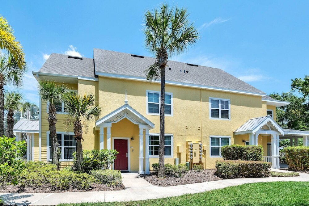 Фото Runaway Beach Club Resort