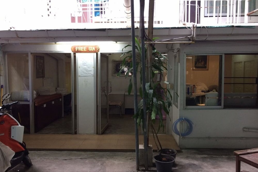 Фото Freesia Saladaeng Silom Apartments