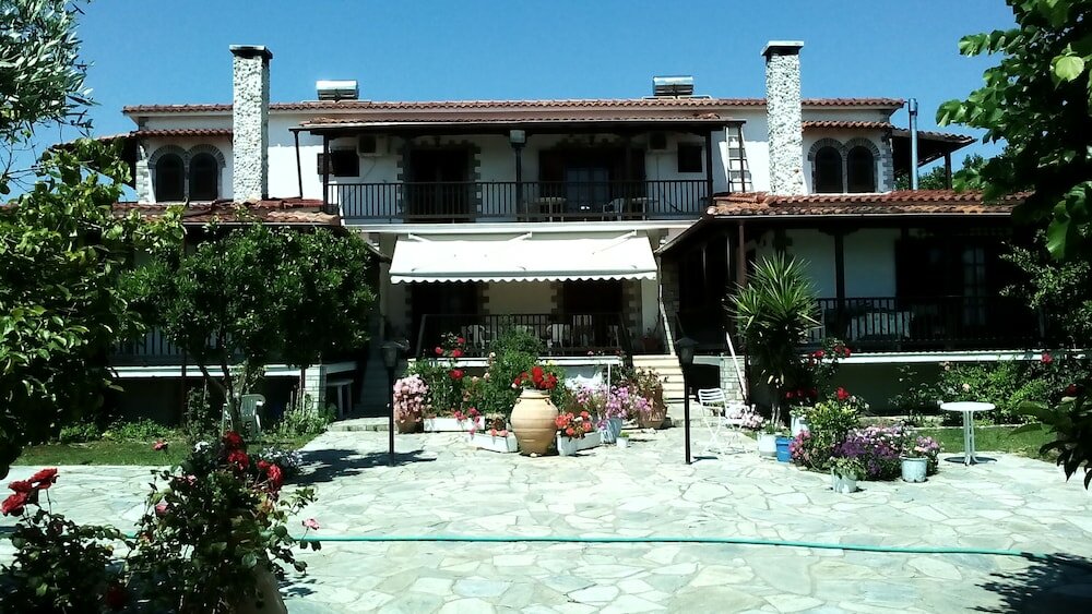 Фото отеля 1