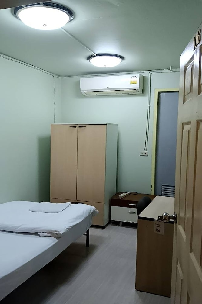 Фото Freesia Saladaeng Silom Apartments