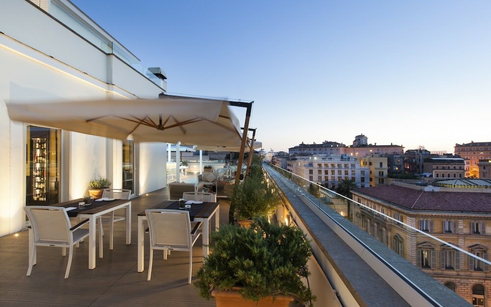 Фото The Glam Hotel