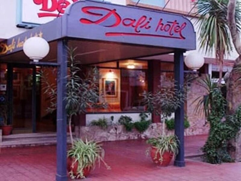 Гостиница Hotel Dali в Сан-Рафаэле