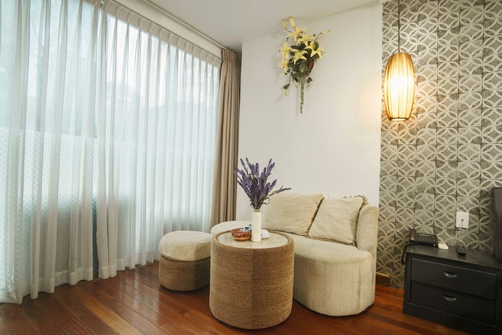 Фото Sense Legend Hotel