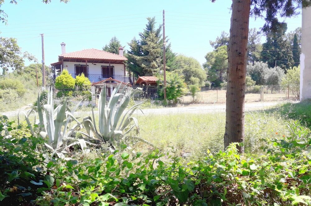 Фото Artemis Studios & Apartments