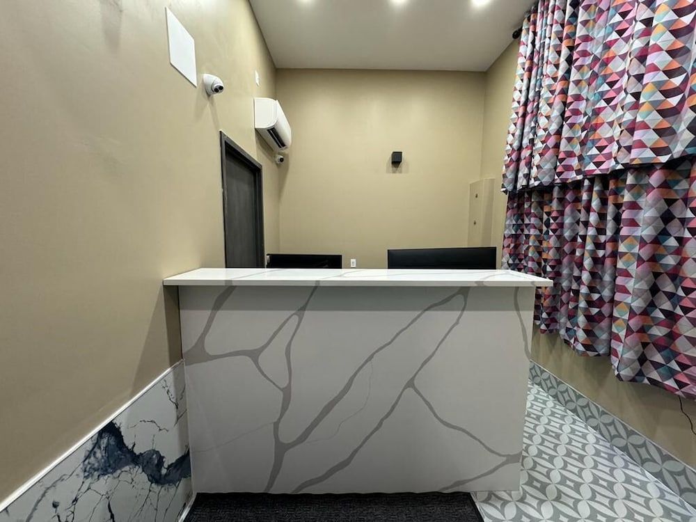 Фото Moon Hotel Brooklyn