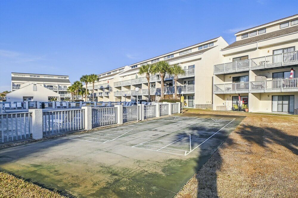 Фото Endless Summer E3 by Book That Condo