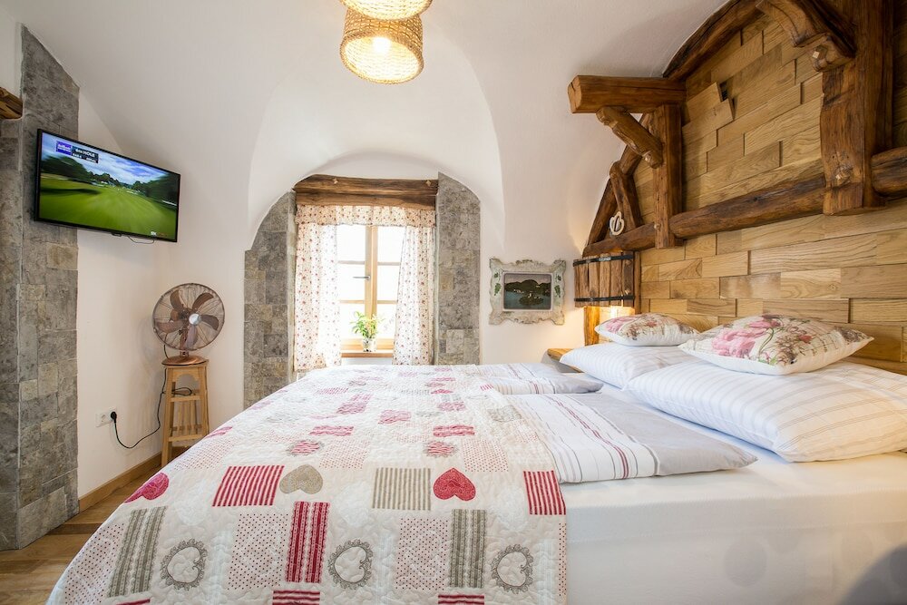 Фото Old Bled House