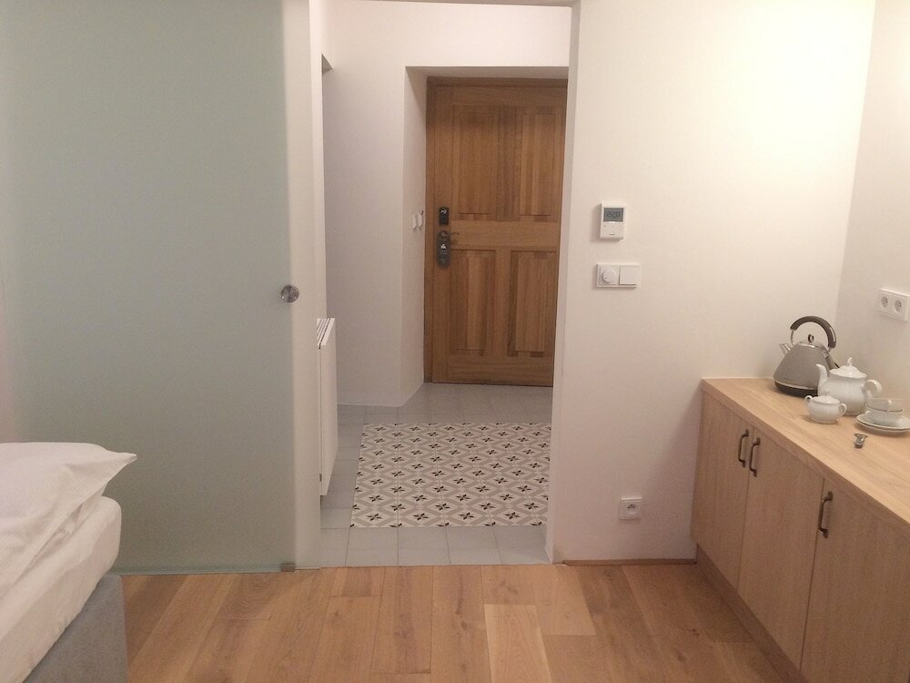 Фото Hotel At the White Lily