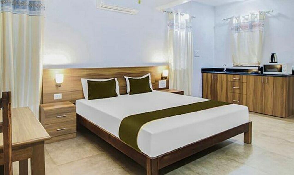 Фото Fabexpress Holiday Suites