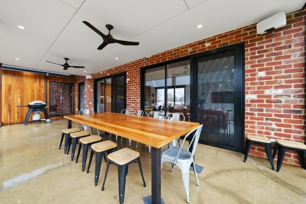 Фото Wild Wombat