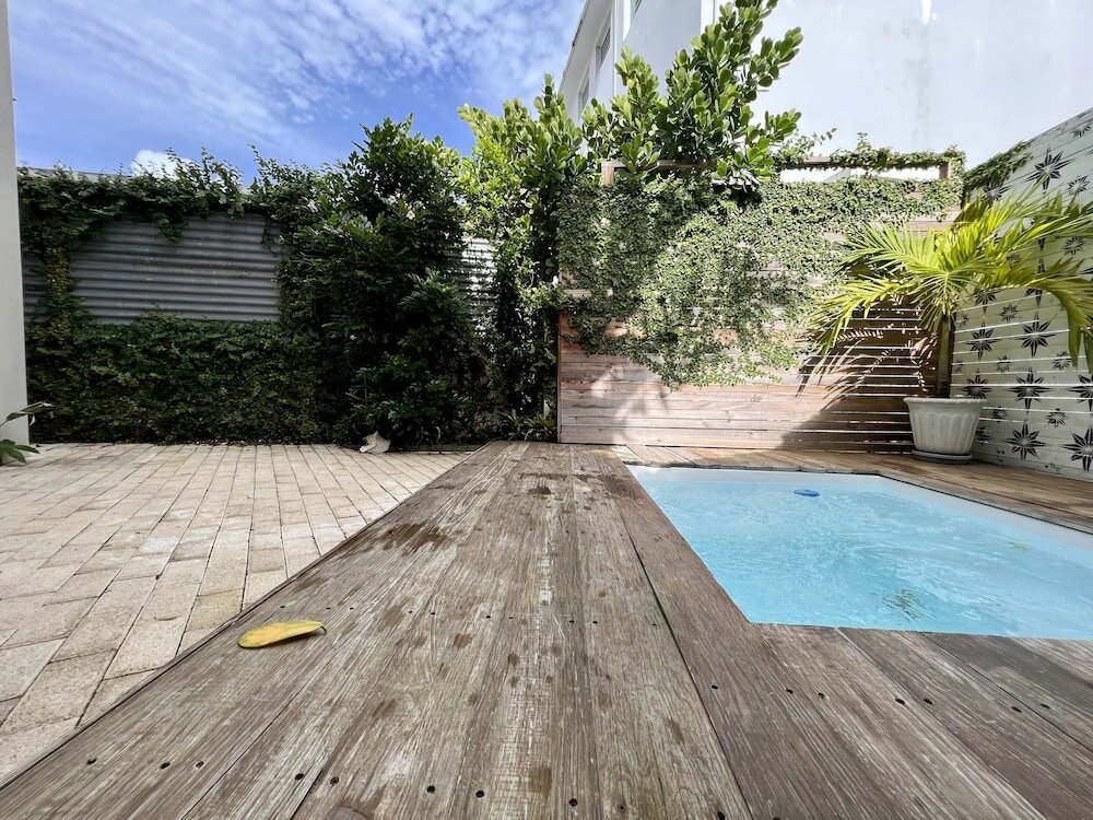 Фото Sonsoleá Host