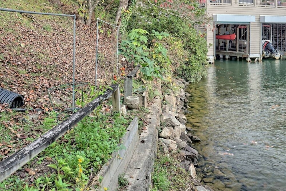 Фото T Landing Top & Bottom Units