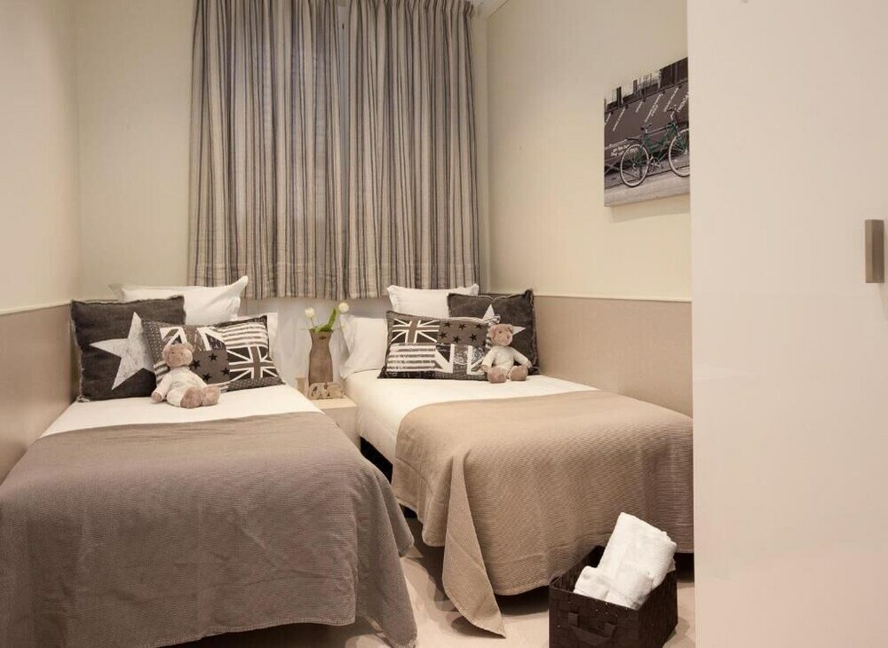 Фото Enjoybcn Tapies Apartment