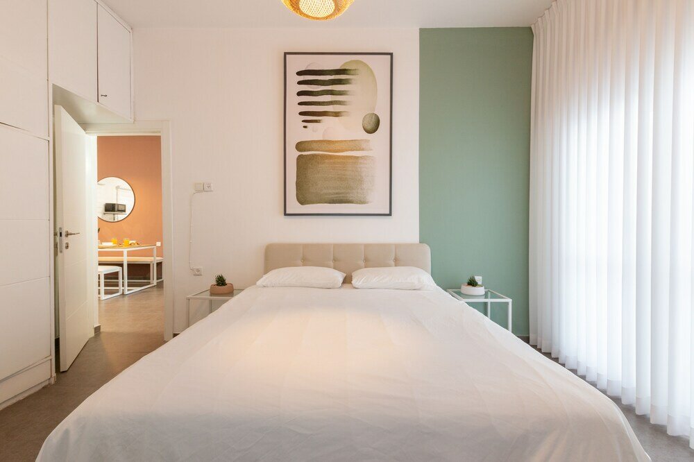 Фото Stunning Chic 2 Br Ibn Gvirol St