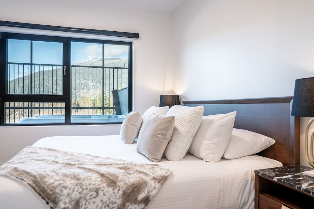 Фото Mountainside Revival Revelstoke Vacations