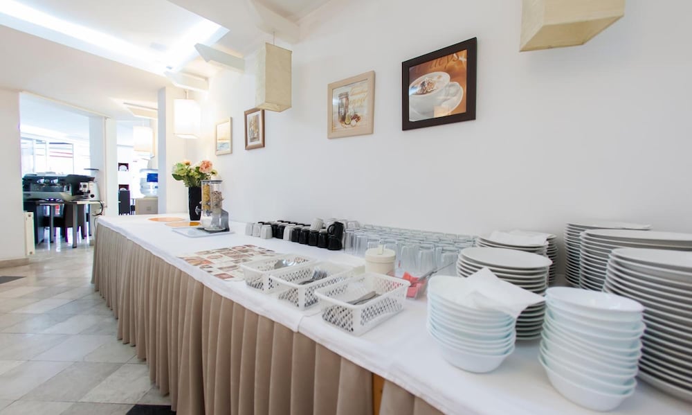 Фото Hotel Hayat