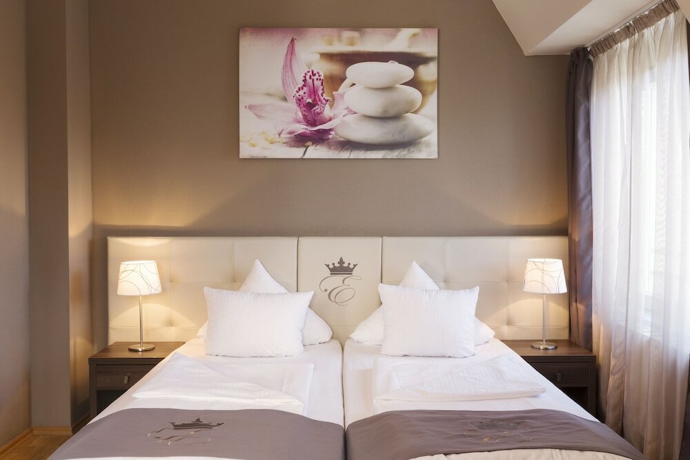 Фото Empress Hotel