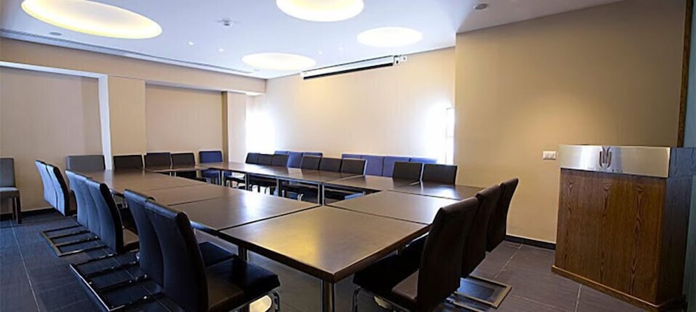 Фото The J Hotel & SPA