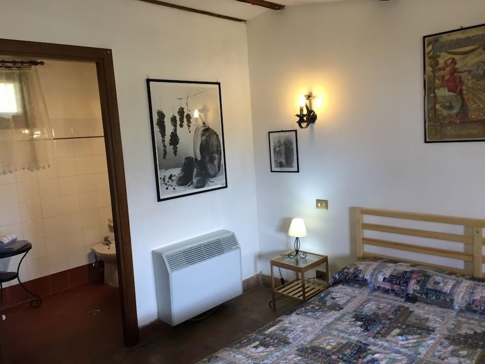 Фото Agriturismo Monte Due Torri