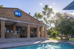 Гостиница The N1 Hotel & Campsite Victoria Falls