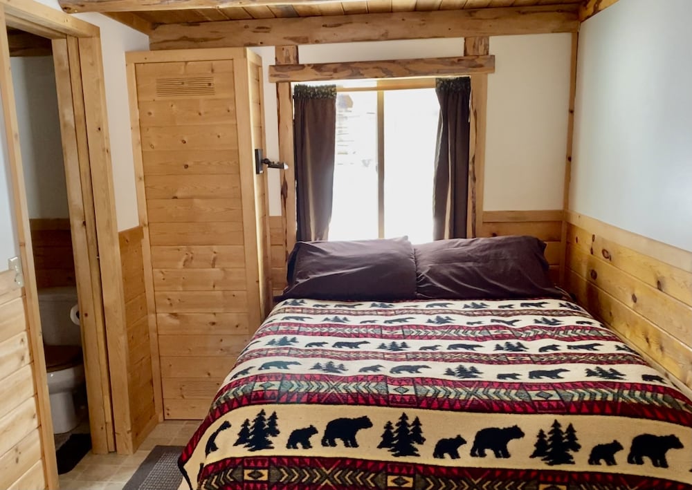 Фото Meandering Moose Lodging