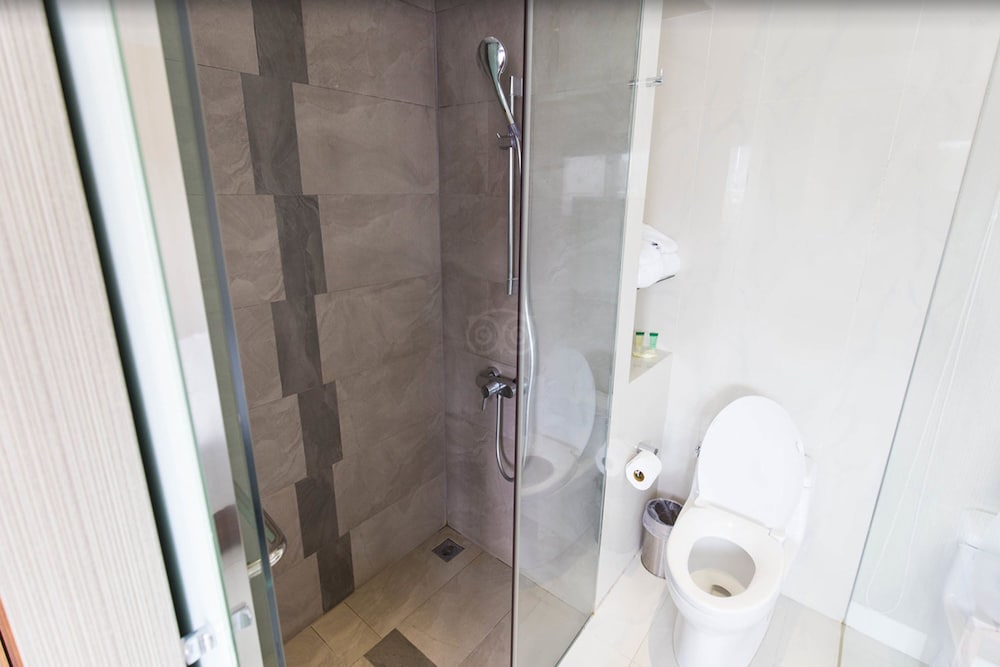 Фото The Luxe Hotel
