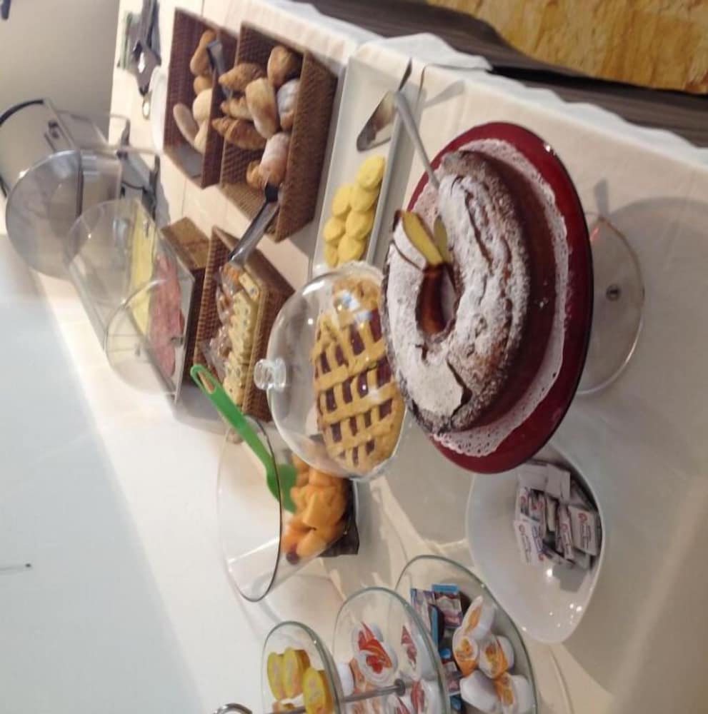 Фото Hotel Capitol