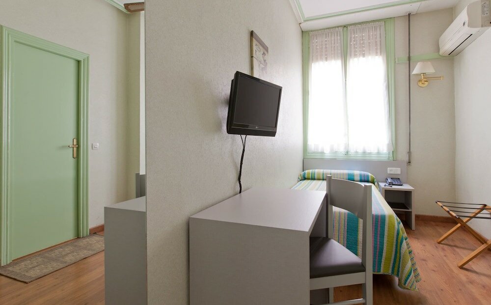 Фото Hostal Andorra