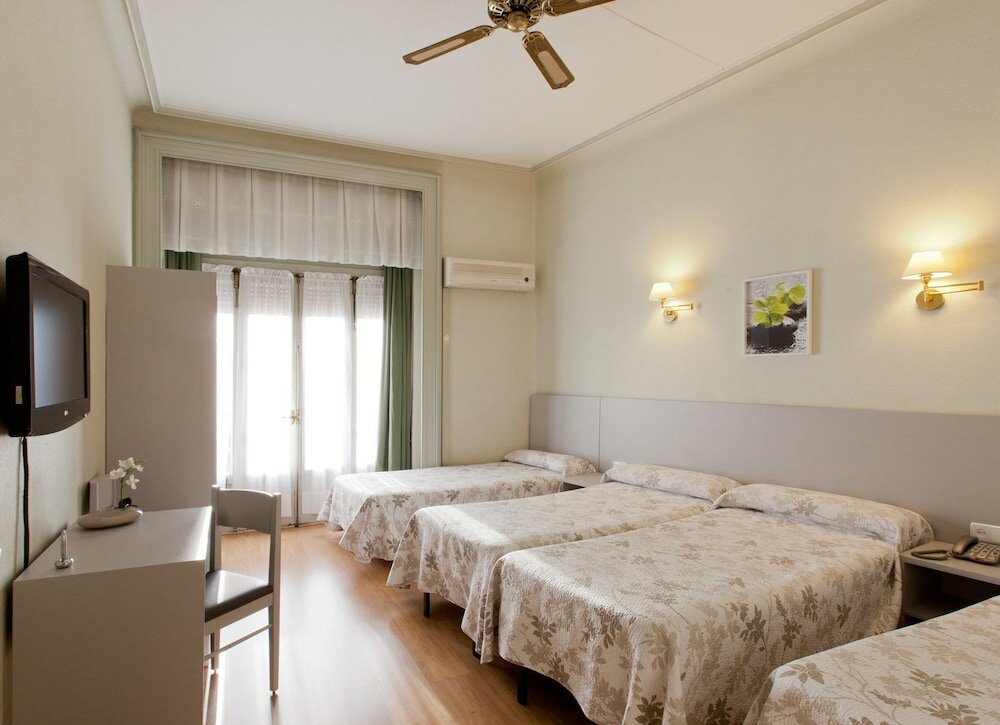 Фото Hostal Andorra