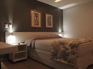 Porto da Serra Hotel (Rio de Janeiro, Município do Rio de Janeiro, Rua 4 de Outubro), hotel