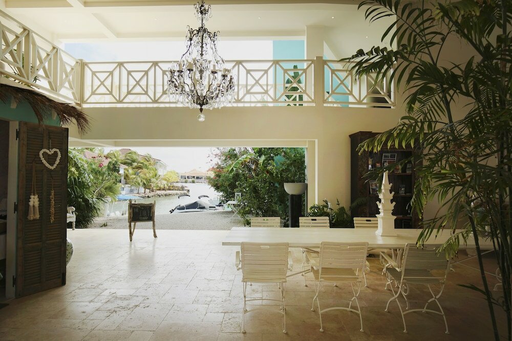 Фото Ocean Breeze Boutique Hotel & Marina