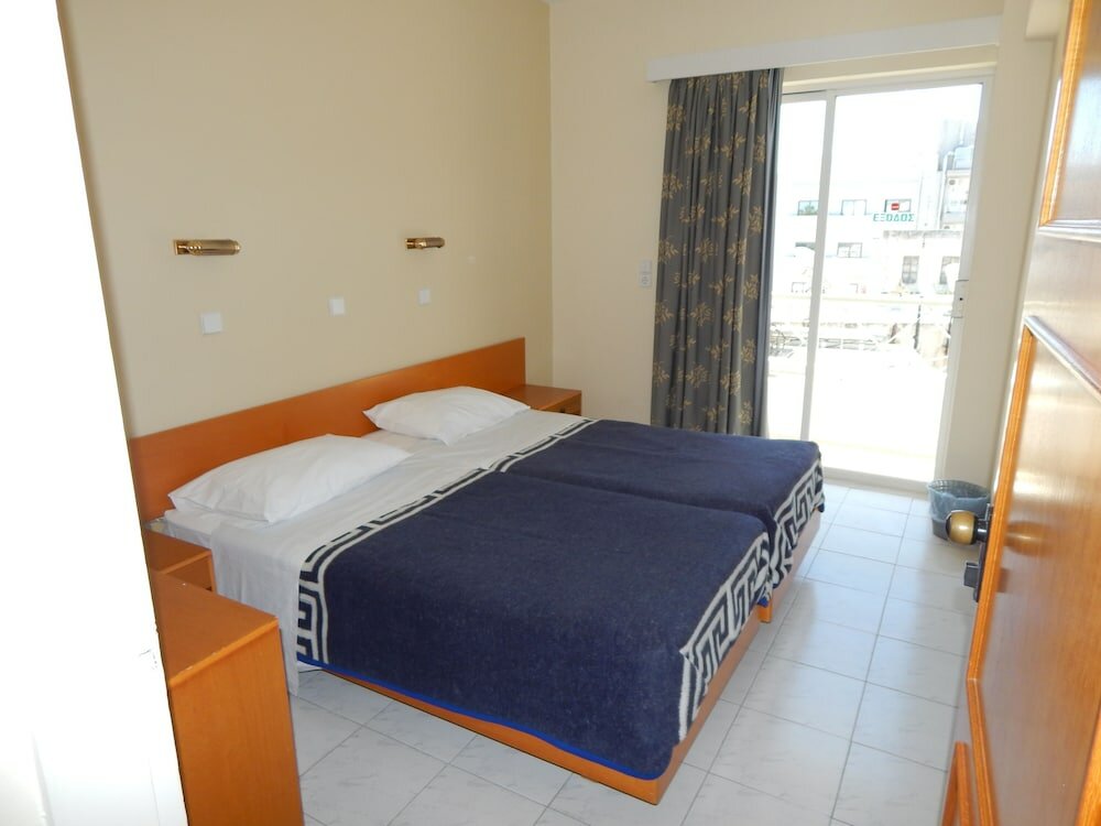 Фото Jasmine Hotel Apartments