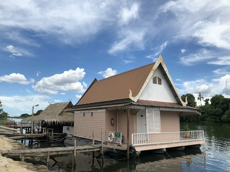 Гостиница Bamboo House Kanchanaburi в Канчанабури