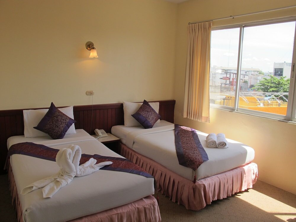 Фото Chumphon Palace Hotel