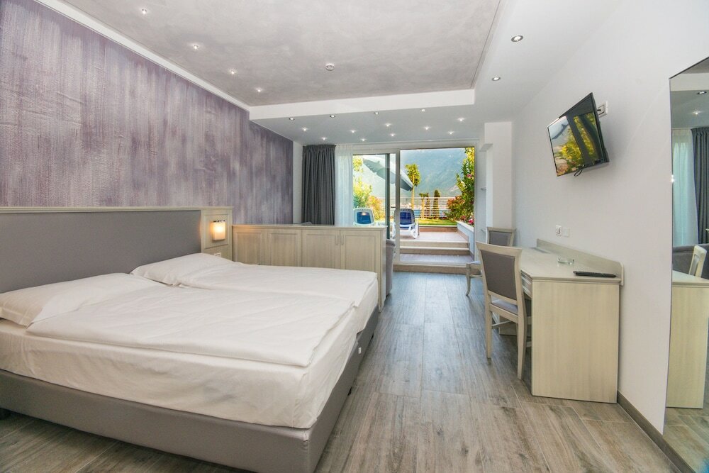 Фото Hotel Garda Bellevue