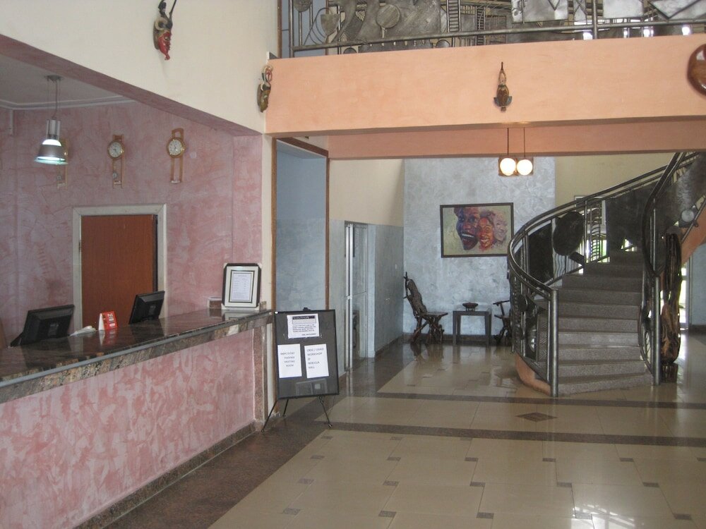 Фото Axari Hotel & Suites