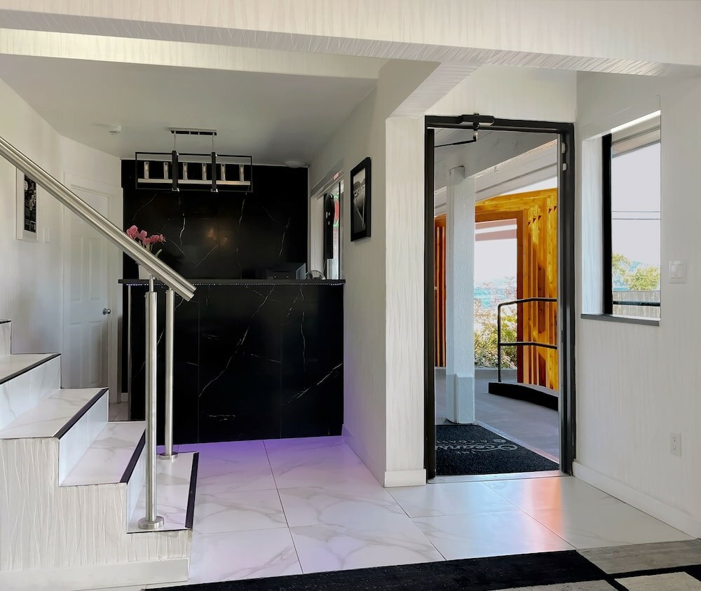 Фото The Oceanside, a Coast Hotel